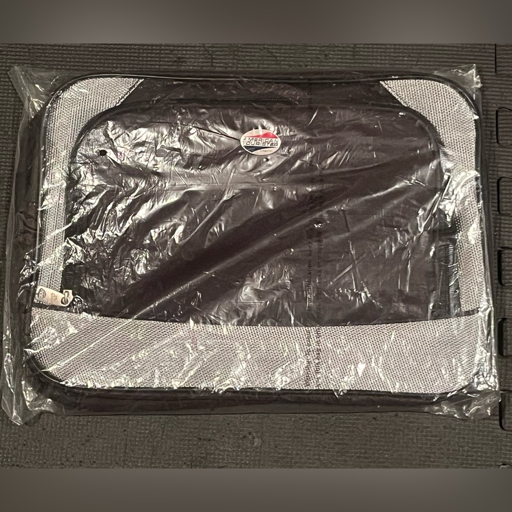 Bundle of 2 brand new pieces of American Tourister luggage